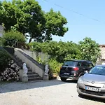 La Source فندق مبيت وإفطار