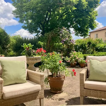 La Source Bed and breakfast 3*